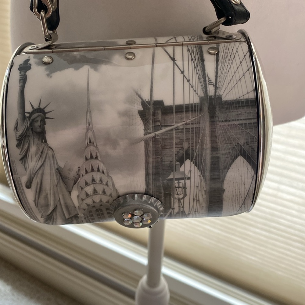 Barrel purse. - Picture 2 of 3